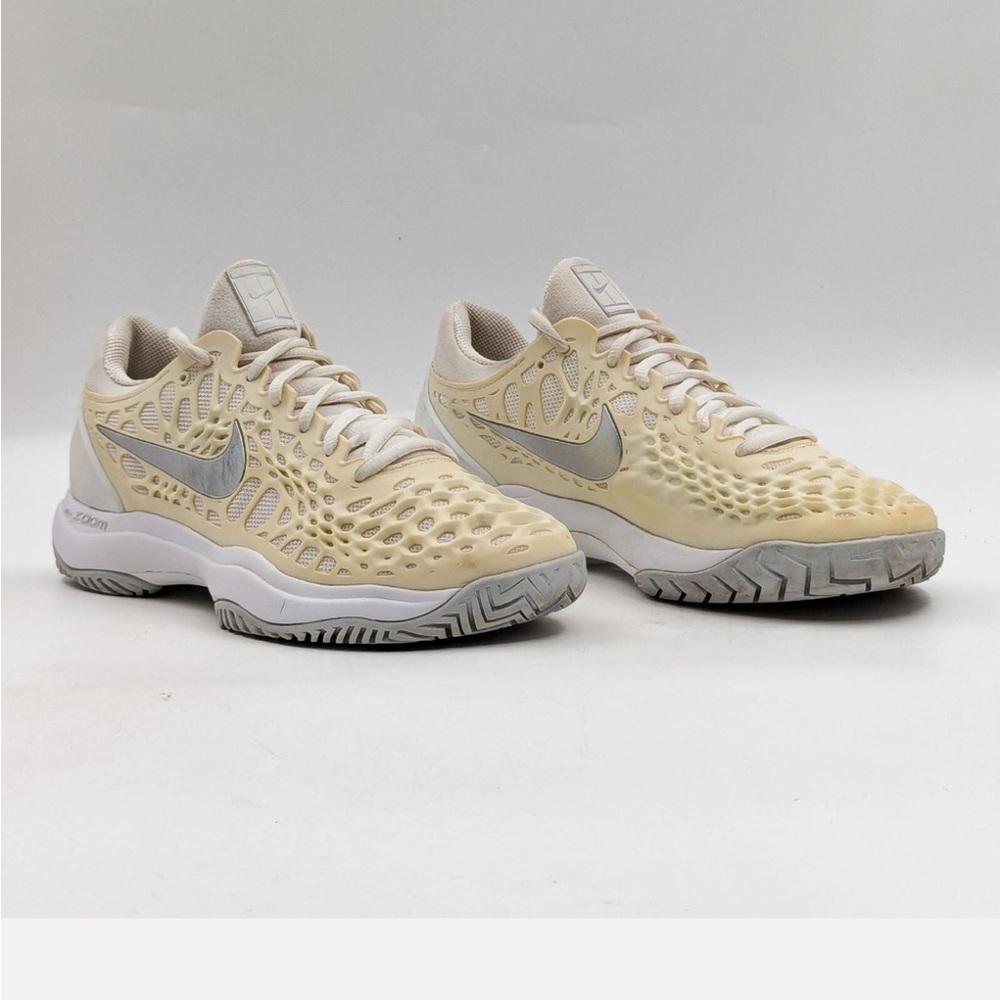 Nike Women's Beige and Gray Athletic Shoes